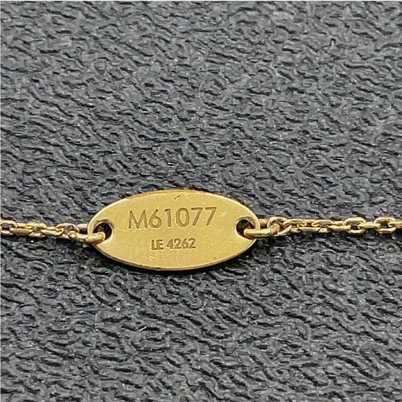 Louis Vuitton Necklace With box - Picture 12 of 13